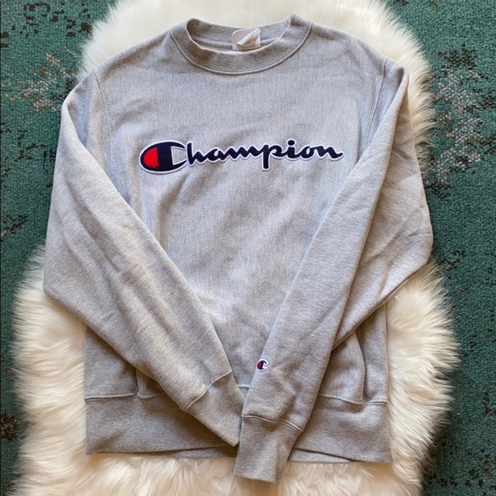 Women’s Grey Champion Crewneck Sweatshirt S/M